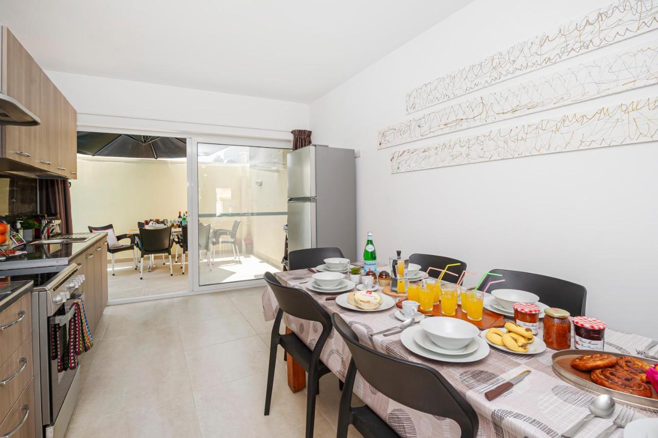 Summer Breeze 3 Bedroom Family Maisonette With Sunny Terrace In Mellieha - By Getawaysmalta Bagian luar foto