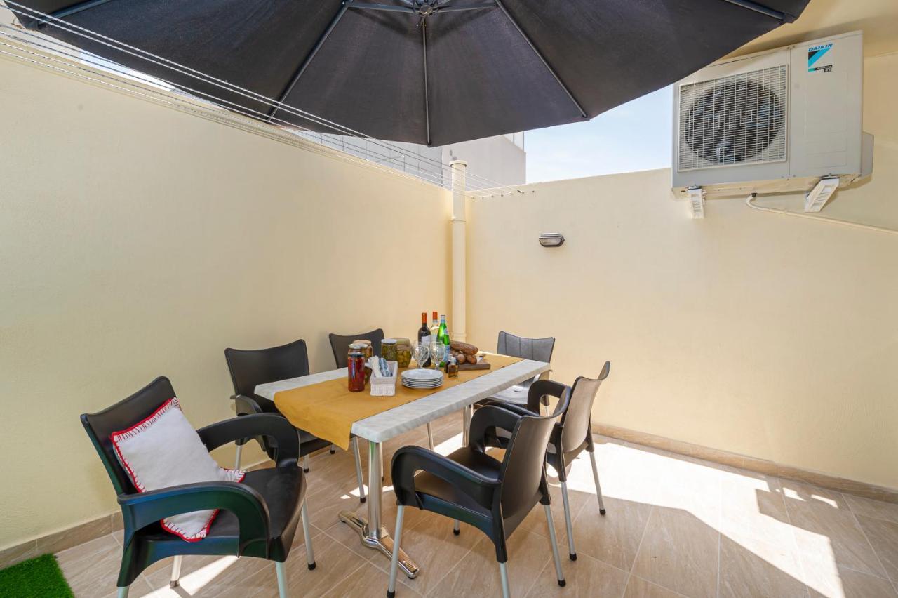 Summer Breeze 3 Bedroom Family Maisonette With Sunny Terrace In Mellieha - By Getawaysmalta Bagian luar foto