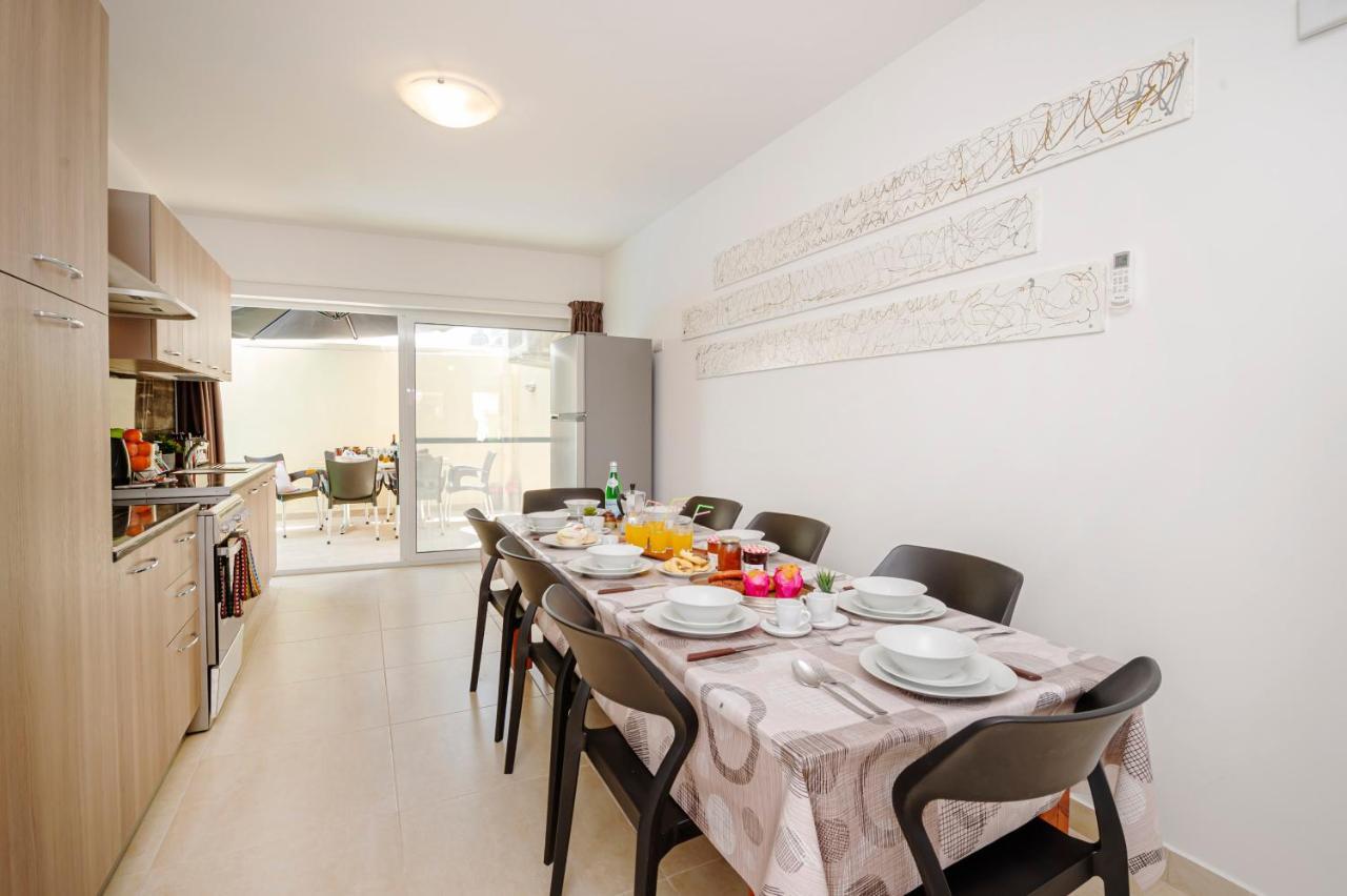 Summer Breeze 3 Bedroom Family Maisonette With Sunny Terrace In Mellieha - By Getawaysmalta Bagian luar foto