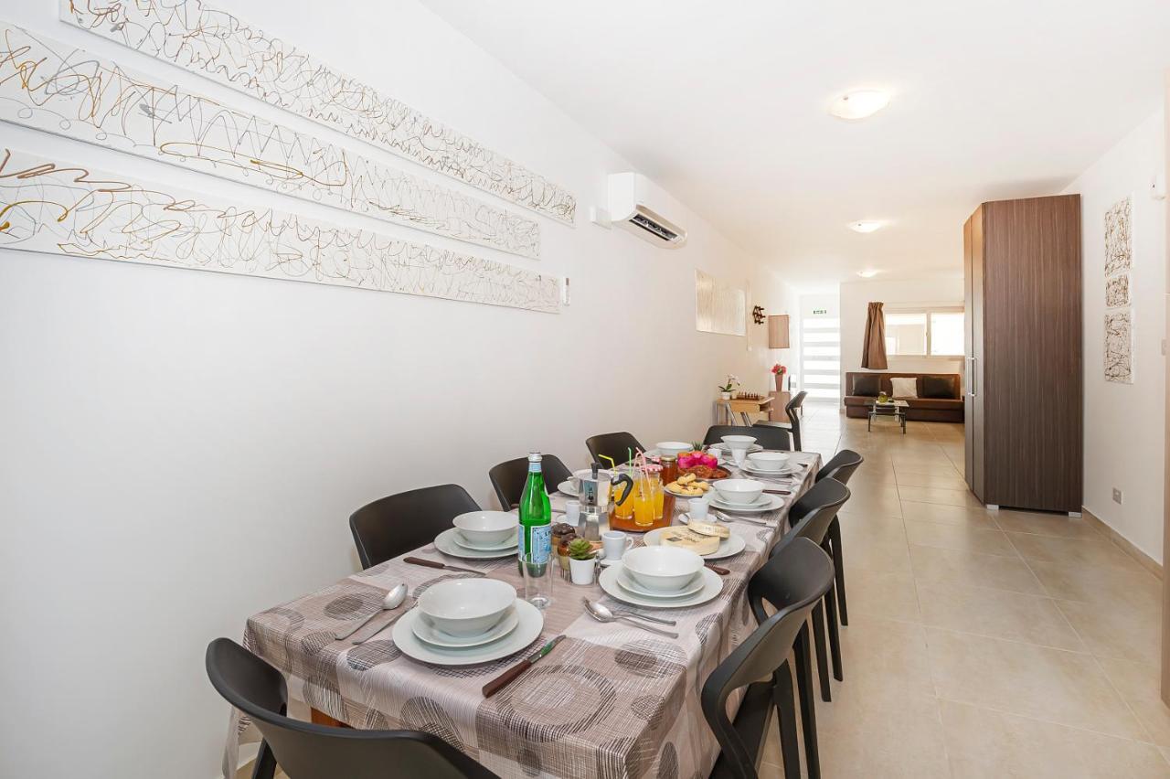 Summer Breeze 3 Bedroom Family Maisonette With Sunny Terrace In Mellieha - By Getawaysmalta Bagian luar foto