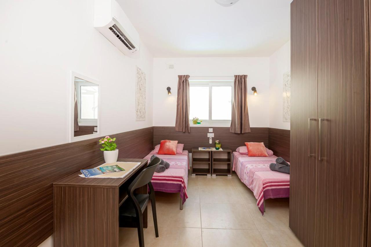 Summer Breeze 3 Bedroom Family Maisonette With Sunny Terrace In Mellieha - By Getawaysmalta Bagian luar foto