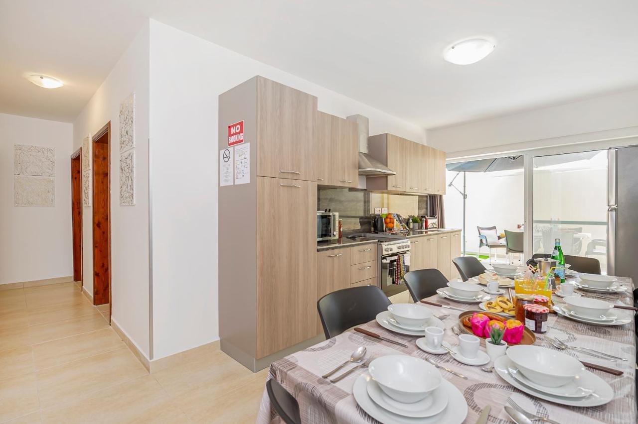 Summer Breeze 3 Bedroom Family Maisonette With Sunny Terrace In Mellieha - By Getawaysmalta Bagian luar foto