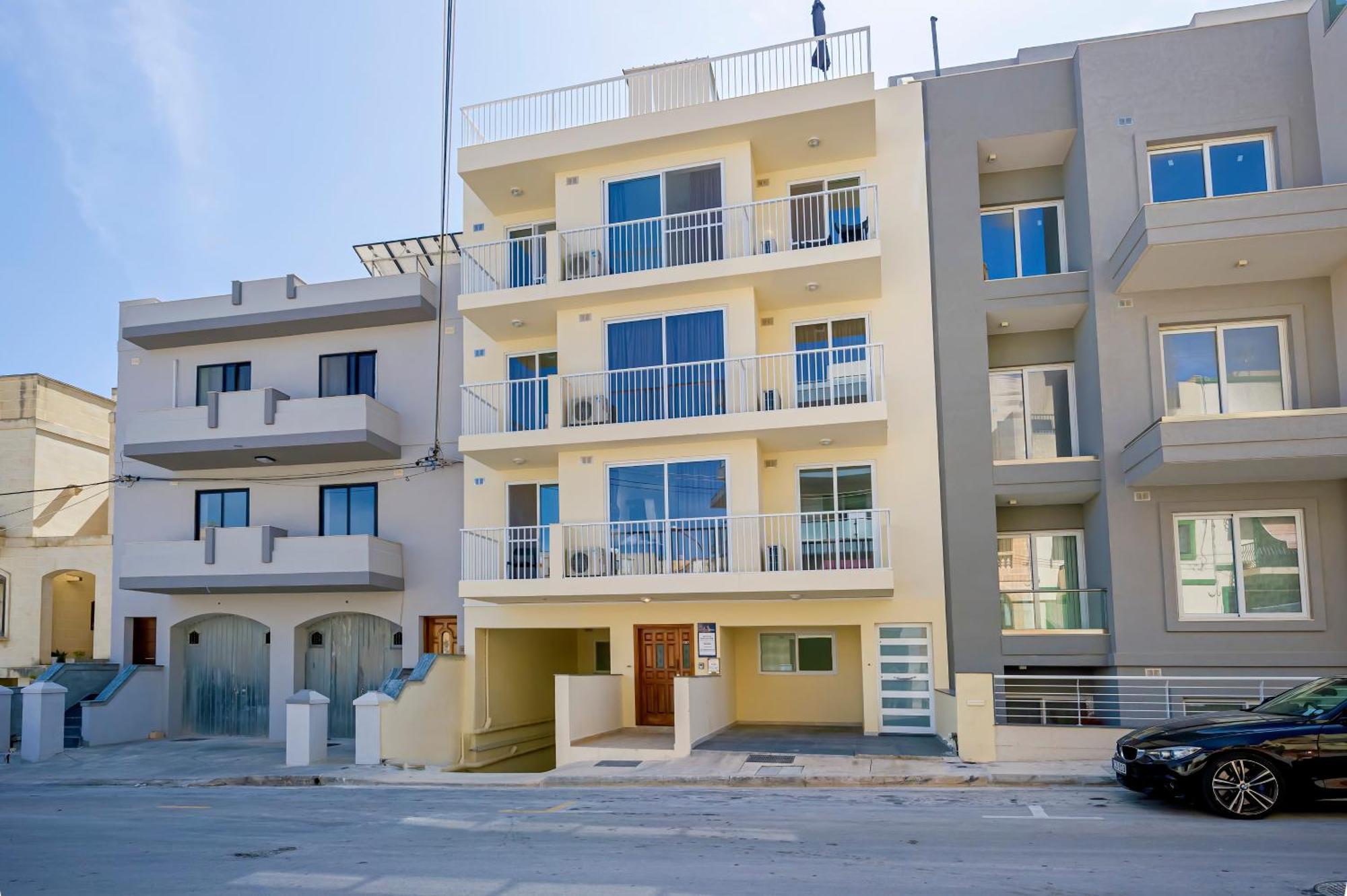 Summer Breeze 3 Bedroom Family Maisonette With Sunny Terrace In Mellieha - By Getawaysmalta Bagian luar foto